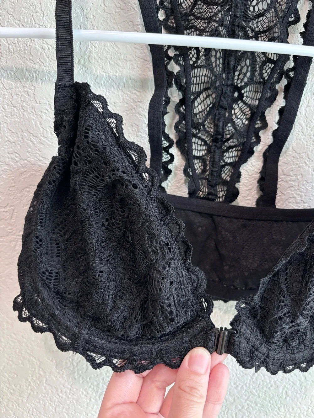 PINK Victoria’s Secret Date Racerback Black Lace Underwire Bra Women’s Size 32DD